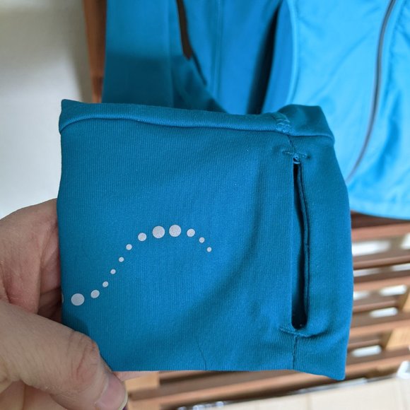 Light REI Midlayer with Reflective details - Picture 4 of 9